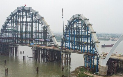 Ngắm cầu vòm thép cao nhất Việt Nam trên sông Đuống sắp đi vào hoạt động