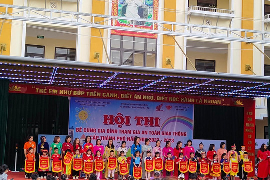 Lạng Sơn tổ chức hội thi 'Bé cùng gia đình tham gia an toàn giao thông'