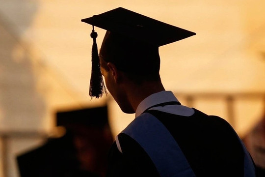 Người trẻ Mỹ mệt mỏi với giáo dục, không muốn vào đại học