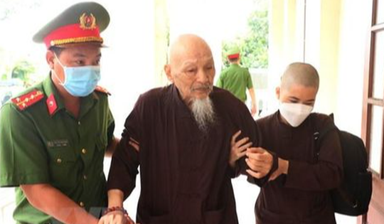 Triệu tập 2 luật sư từng bào chữa cho các bị cáo ở “Tịnh thất Bồng Lai”