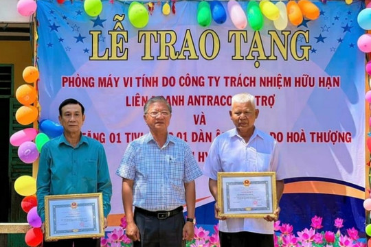 An Giang trao tặng phòng máy tính cho trường khó khăn huyện miền núi Tri Tôn