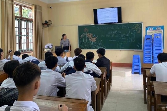 Bổ trợ kiến thức thi tốt nghiệp THPT cho học sinh khối thường xuyên