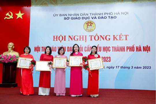 Giáo dục Tiểu học quận Hoàn Kiếm đoạt giải Nhất tại hội thi giáo viên dạy giỏi