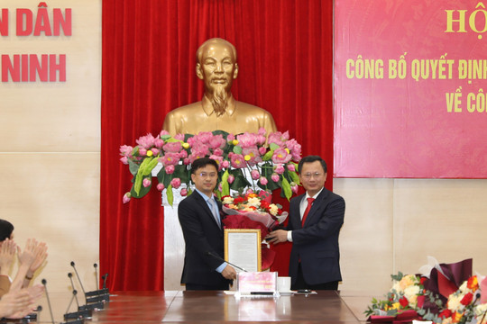 Phó Chủ tịch TP Uông Bí làm tân hiệu trưởng Trường ĐH Hạ Long