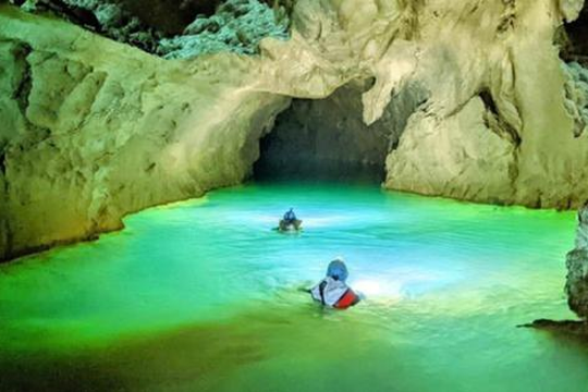 Phát hiện hang động mới tuyệt đẹp ở Quảng Bình
