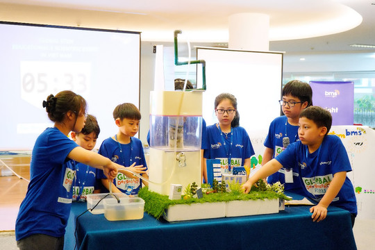 Học sinh Hà Nội thỏa sức sáng tạo trong sự kiện STEM toàn cầu