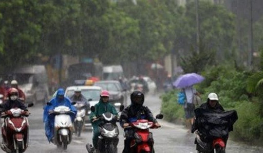 Miền Bắc tiếp tục mưa lớn, Nam Bộ nắng nóng