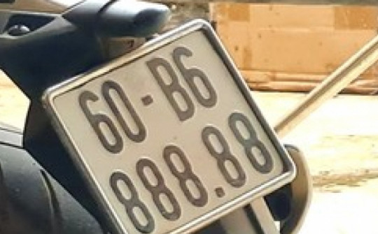 Xuất hiện xe trùng biển số "siêu đẹp" 60B6-888.88 tại trụ sở công an xã ở Đồng Nai