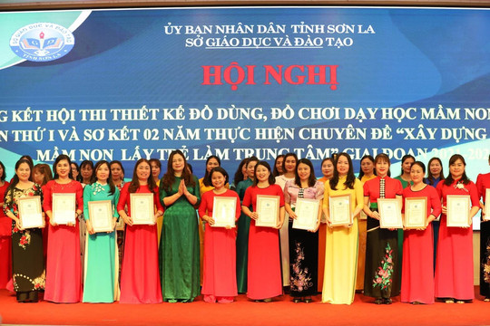 Trao 30 giải tại Hội thi thiết kế đồ dùng dạy học ở Sơn La
