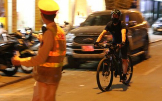 Hà Nội: Kiểm soát nồng độ cồn đối với người đi xe đạp