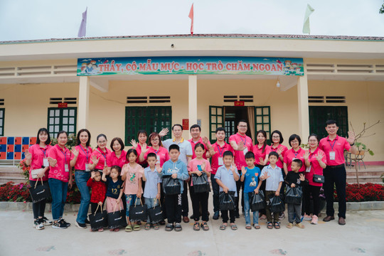 Khoác 'tấm áo mới' cho điểm trường vùng cao Lào Cai