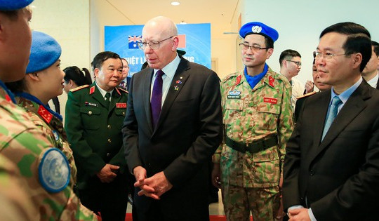Chủ tịch nước Võ Văn Thưởng và Toàn quyền Úc thăm Cục Gìn giữ Hoà bình Việt Nam