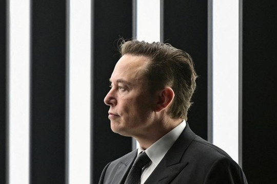 Tỷ phú Elon Musk mất danh hiệu người giàu nhất thế giới