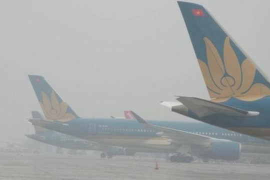 Nhiều máy bay không thể hạ cánh xuống sân bay Nội Bài do sương mù