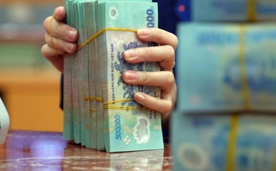 Có 100 triệu gửi tiết kiệm hưởng lãi bao nhiêu?