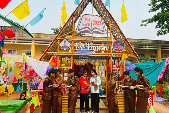 Trường biên giới Quảng Trị tổ chức trại sách cho học sinh