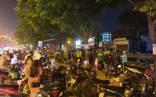Cô gái bị tàu hỏa tông tử vong ở Hà Nội