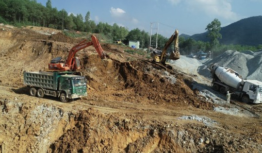 Hàng loạt dự án giao thông giao địa phương chậm tiến độ