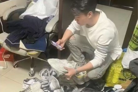 Sinh viên ở Trung Quốc kiếm 12.000 USD/2 tháng nhờ giặt giày