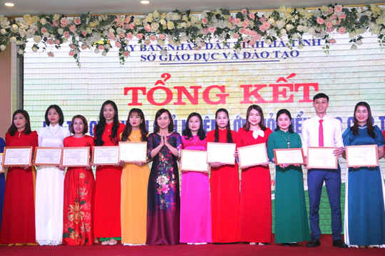 Hà Tĩnh công nhận 111 giáo viên chủ nhiệm giỏi tiểu học