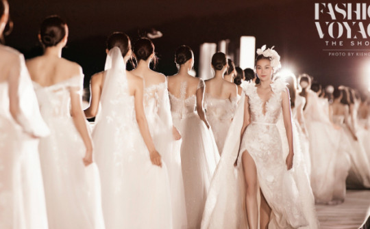 Fashion Voyage No.5: NTK Phương Linh kể chuyện tình bằng váy cưới lãng mạn trên cầu Hôn