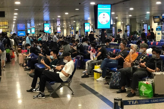 Sân bay Tân Sơn Nhất dự kiến đón hơn 755.000 lượt khách dịp lễ 30/4 - 1/5