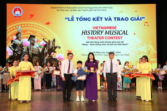 Trao giải hội thi chủ đề 'Nhạc kịch tiếng Anh về lịch sử Việt Nam'