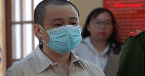 VIDEO: Cận cảnh diễn viên hài Hữu Tín ngày hầu tòa