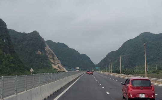 Khánh thành 2 cao tốc mới, khi nào các xe được chạy hai chiều?