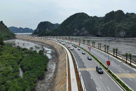 Quảng Ninh hoàn thành đường bao biển Hạ Long – Cẩm Phả 6 làn xe