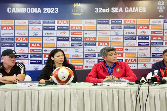 Trực tiếp họp báo ĐT nữ Việt Nam: HLV Mai Đức Chung đánh giá cao đối thủ (SEA Games 32)