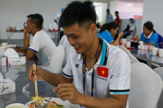 Chùm ảnh làng VĐV SEA Games: Đoàn Việt Nam ăn ở miễn phí có tốt?