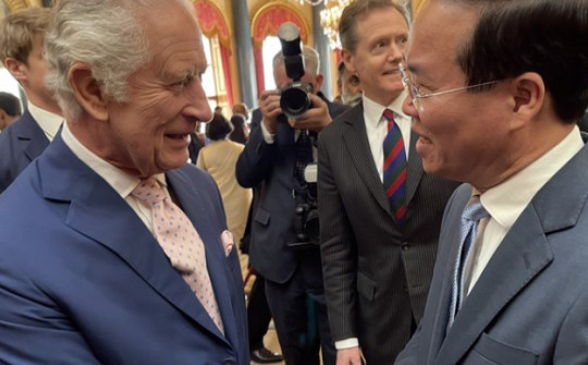Chủ tịch nước Võ Văn Thưởng gặp Nhà vua Anh Charles Đệ tam