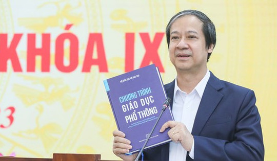 Bộ trưởng Nguyễn Kim Sơn: Nếu quay lại 1 bộ SGK sẽ thiệt hại hàng chục ngàn tỉ đồng