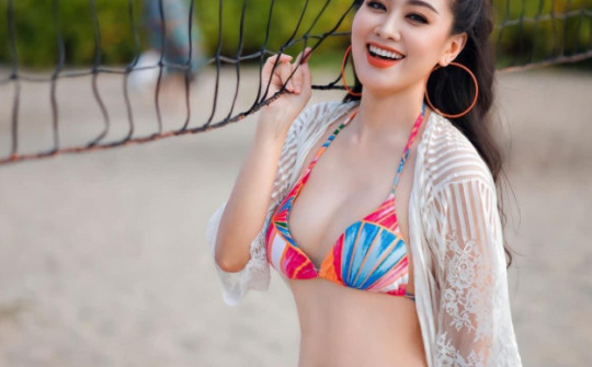 Nữ MC VTV quê Nghệ An cứ mặc đồ bơi là 'gây mê' vì đường cong đẹp