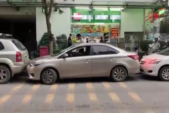 Video nữ tài xế đưa xe ra khỏi chỗ đỗ siêu hẹp, cộng đồng mạng thán phục