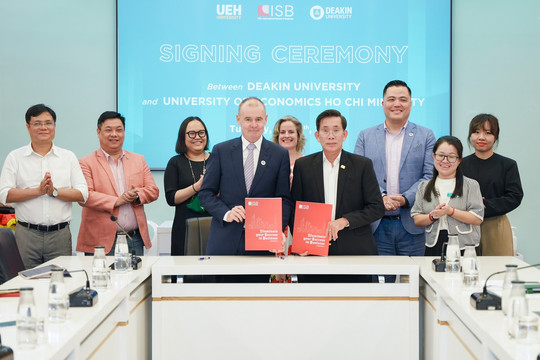 UEH và Đại học Deakin ký kết hợp tác chiến lược