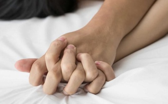 Nghi ngờ nhau có quan hệ ngoài luồng, vợ chồng đi khám mới biết 'thủ phạm'