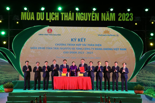 Vietnam Airlines ký kết hợp tác toàn diện với tỉnh Thái Nguyên