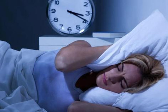 Ngủ ít hơn 5h làm tăng nguy cơ đột quỵ trong đêm