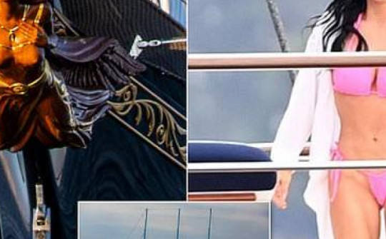 Tượng nữ thần trên siêu du thuyền của tỷ phú Bezos giống hệt bạn gái "nóng bỏng"