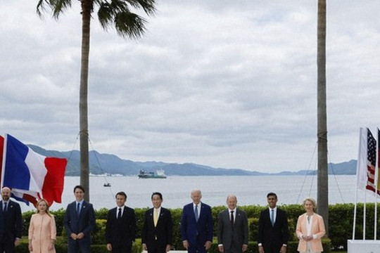 G7 ra tuyên bố chung ngay sau khi ông Zelensky đến, Trung Quốc và Nga phản ứng