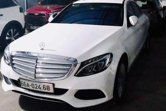 Cục Đăng kiểm lên tiếng vụ xe Mercedes rớt đăng kiểm vì mặt ca-lăng "lạ"