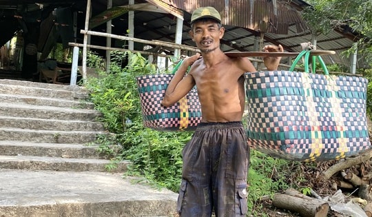Người gánh hàng thuê cuối cùng trên Thiên Cấm Sơn