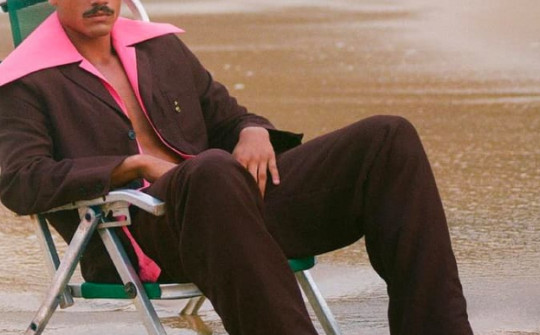 Jacquemus tung chiến dịch thời trang hè rực rỡ ở bãi biển Rio de Janeiro
