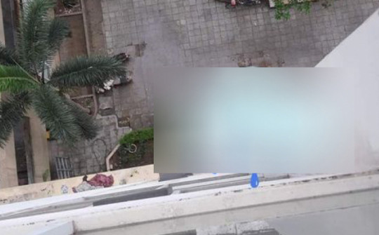 Hà Nội: Bé gái 4 tuổi rơi từ tầng 12 chung cư xuống đất tử vong