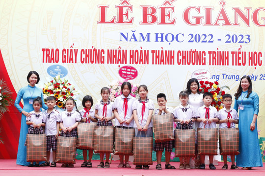 Xúc động lễ bế giảng năm học 2022-2023 tại Trường Tiểu học Quang Trung