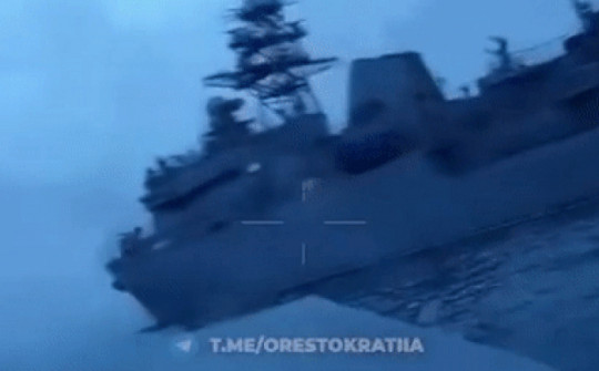 Ukraine đăng video xuồng không người lái áp sát tàu Nga ở Biển Đen