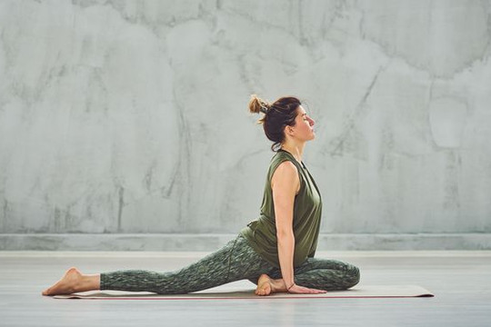 Tư thế yoga giúp giảm đau bụng kinh