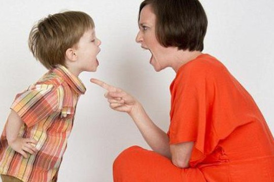 Thán phục cách ứng xử thông minh của một bà mẹ khi bị con nói "con ghét mẹ"